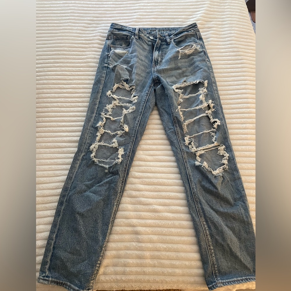 American eagle mom jeans